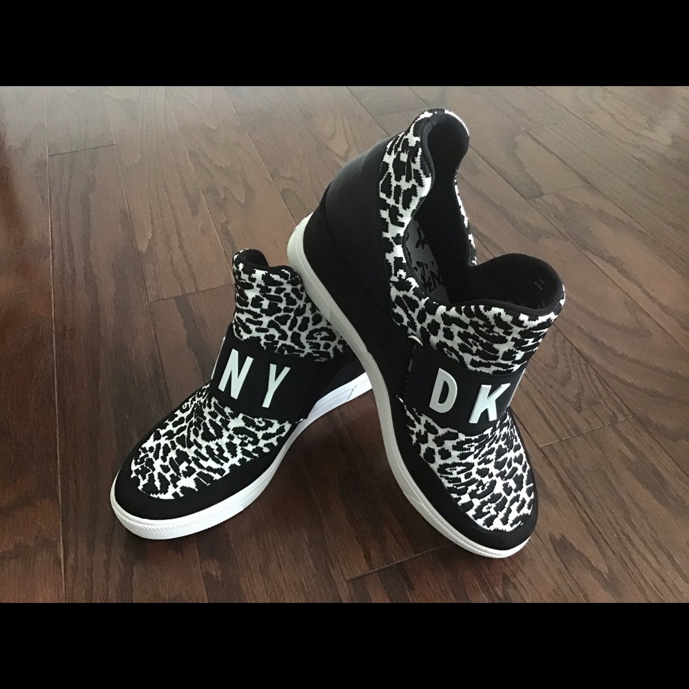 *SOLD* DKNY Cosmos Logo Wedge Slip On Sneakers - Picture 6 of 8